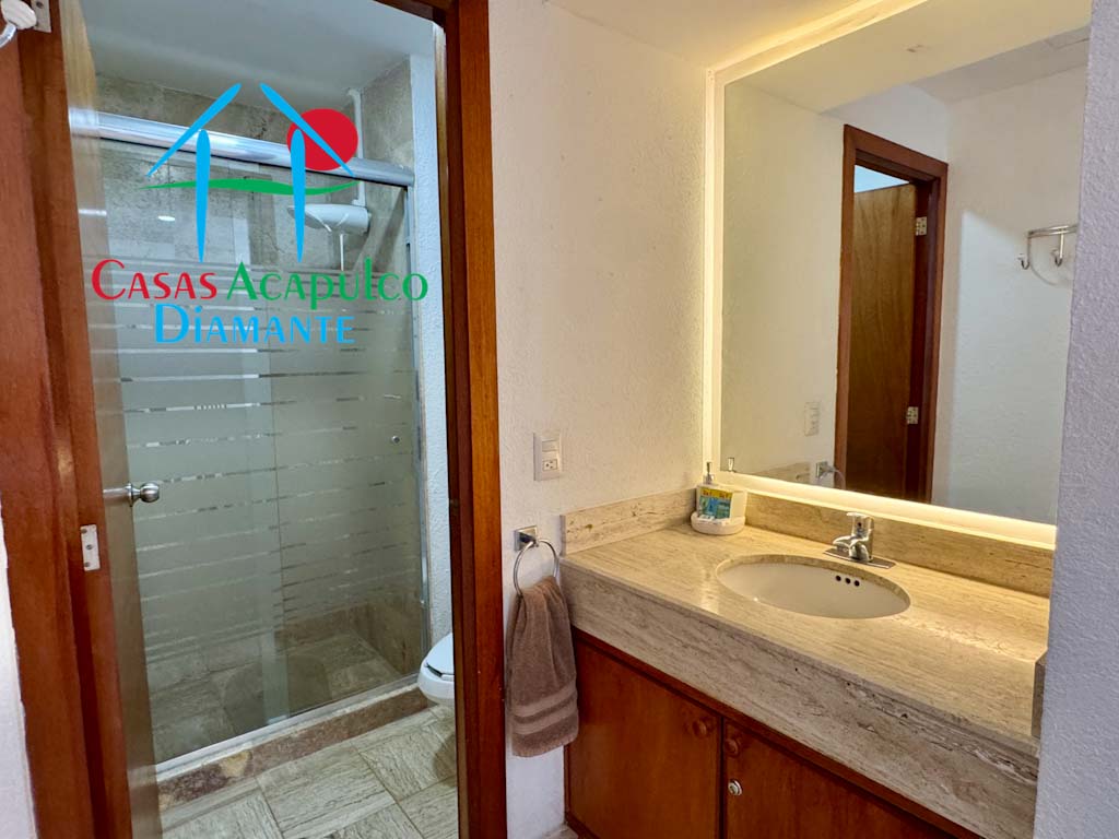 Kabah Mayan 402 - Baño 1